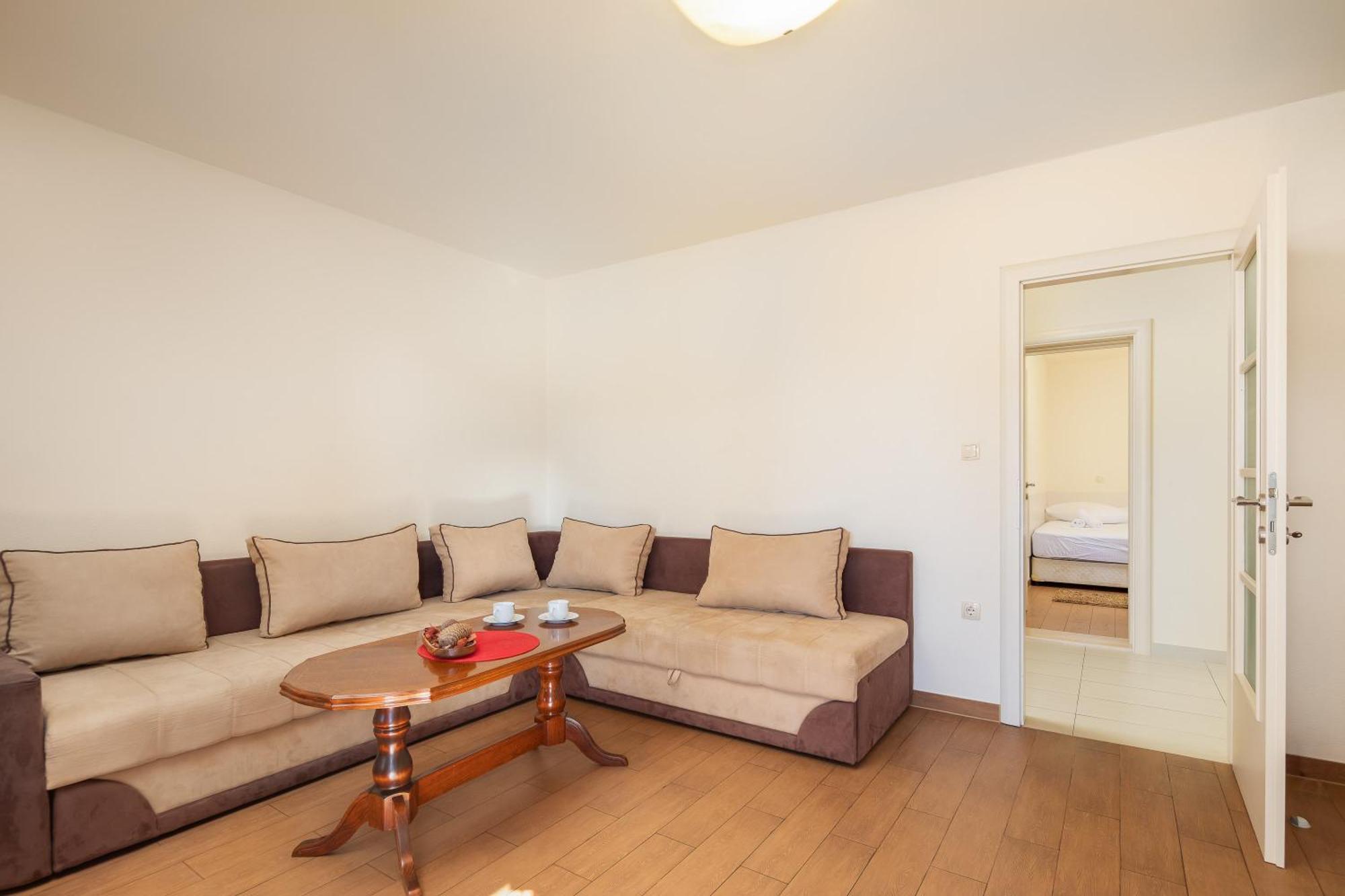 Filip Apartments - Free Parking By The House Makarska Exteriör bild