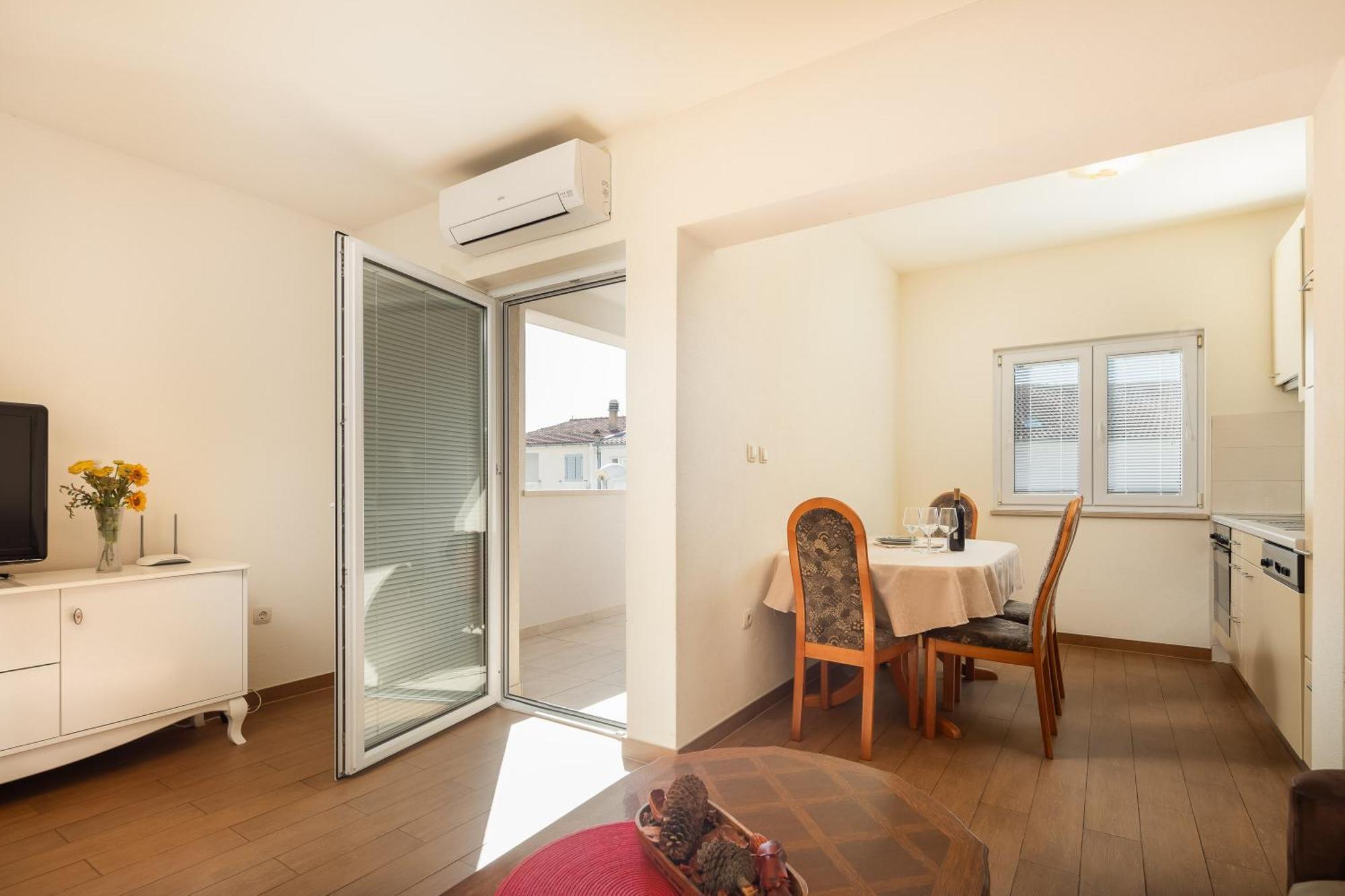 Filip Apartments - Free Parking By The House Makarska Exteriör bild