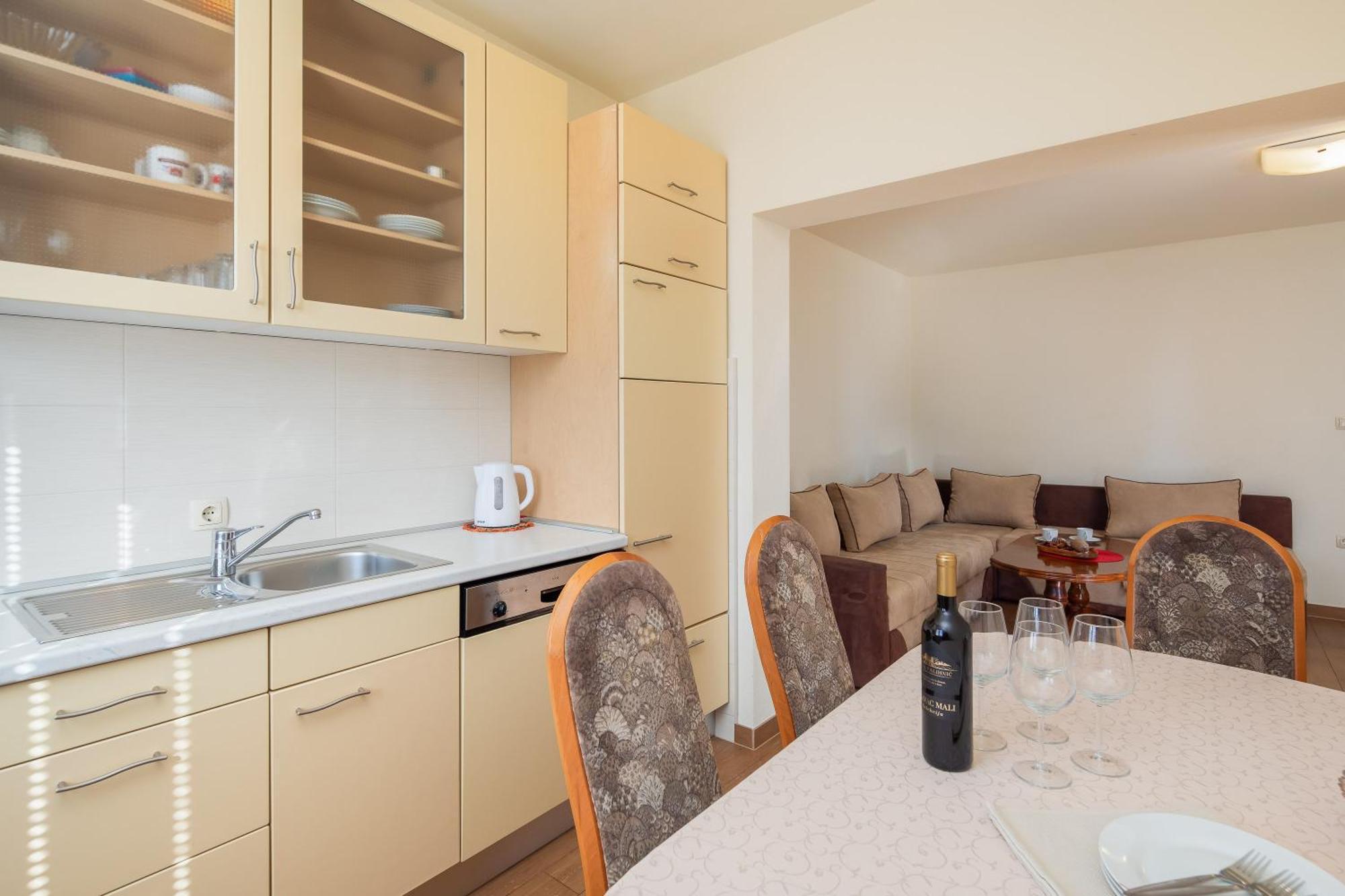 Filip Apartments - Free Parking By The House Makarska Exteriör bild