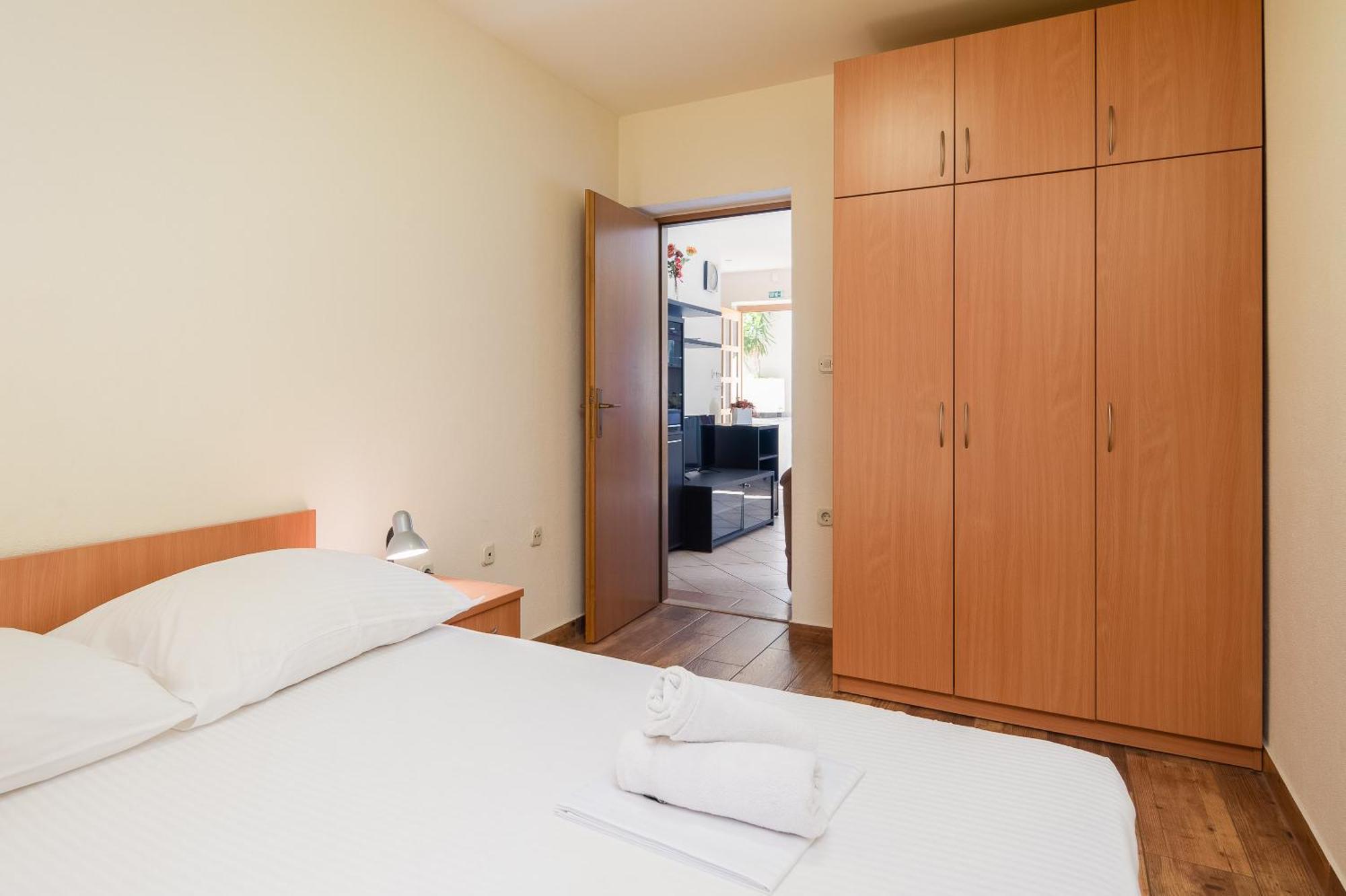 Filip Apartments - Free Parking By The House Makarska Exteriör bild