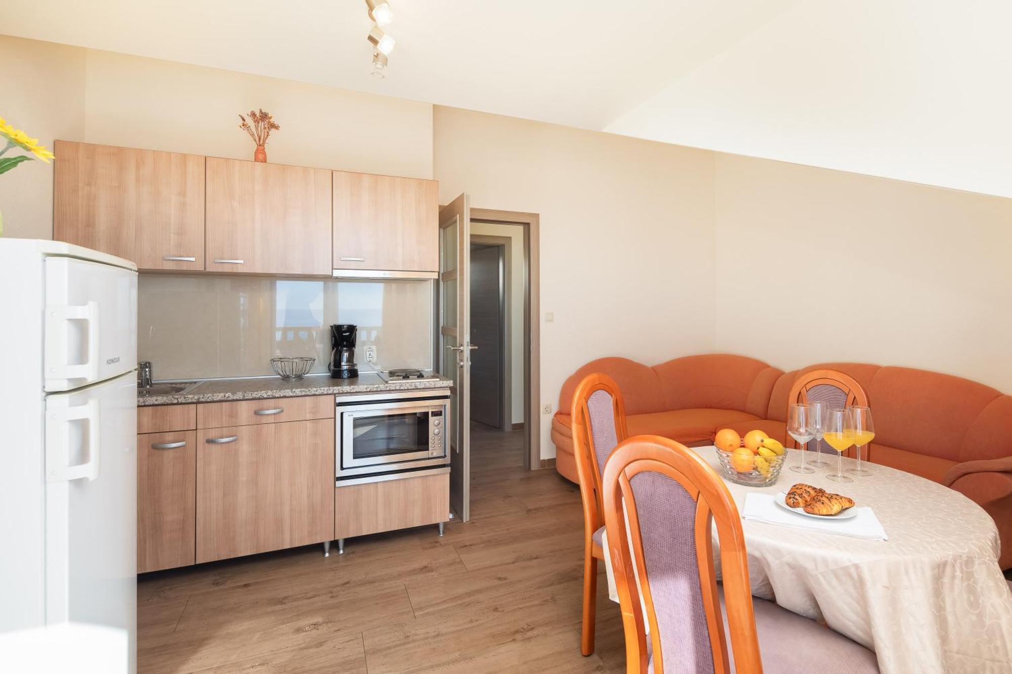 Filip Apartments - Free Parking By The House Makarska Exteriör bild